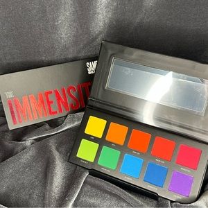 $18:BUC|Sample Beauty Immensity Palette